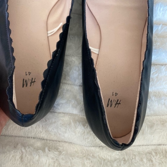 H&M Black Scalloped Women's Flats - Picture 4 of 6
